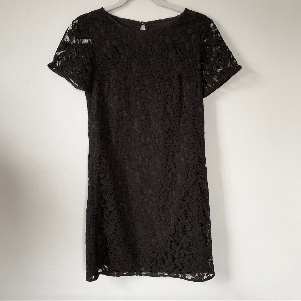 Ann Taylor Lace Short Sleeve Shift